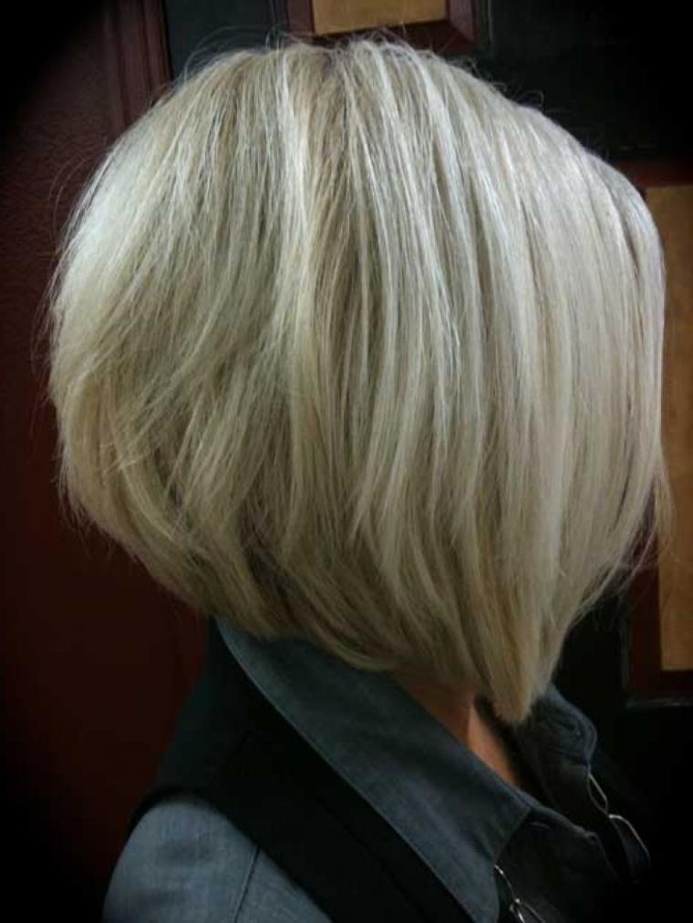 coupe-cheveux-courte-blonde