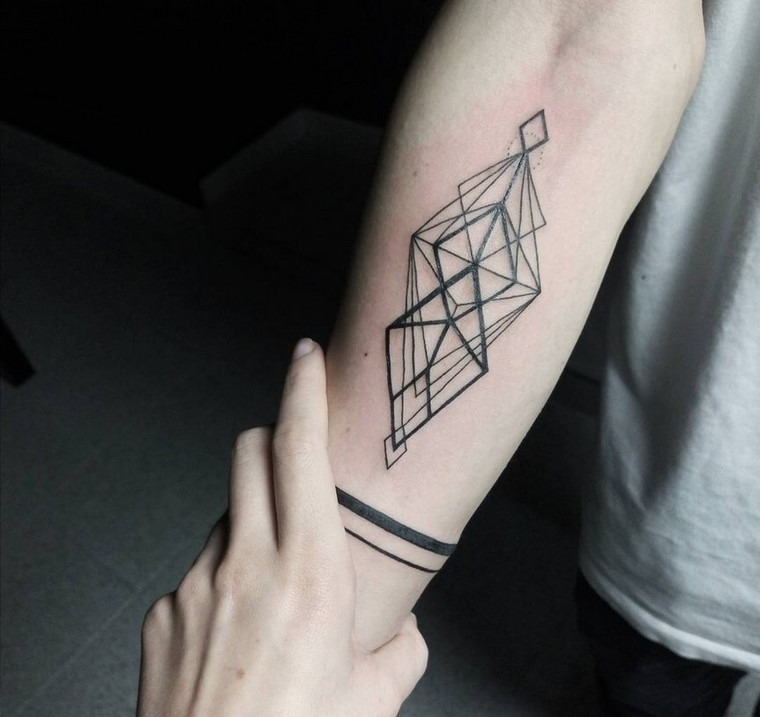 idee-tatouage-geometrique-minimaliste