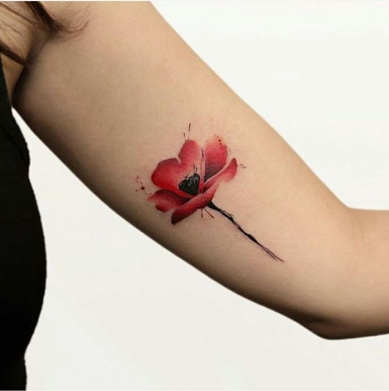 idees-tatouage-fleurs-coquelicot-femme