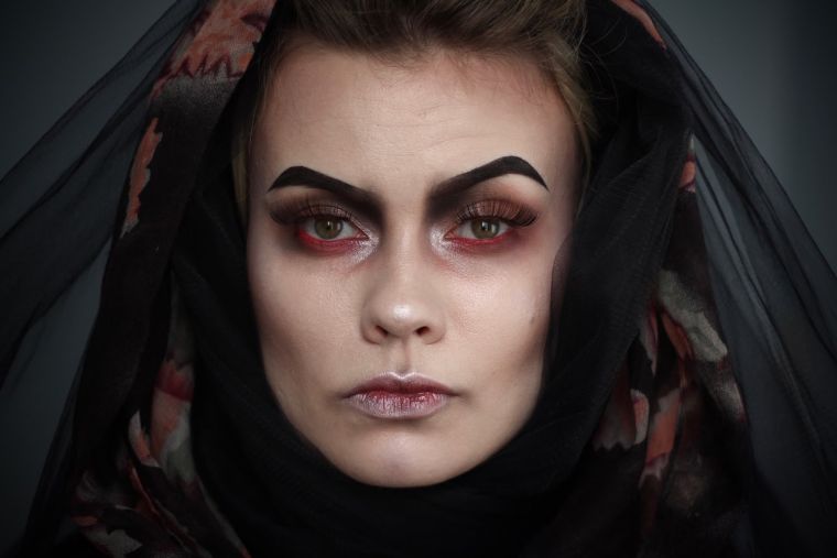 maquillage halloween femme sorciere-modele-video