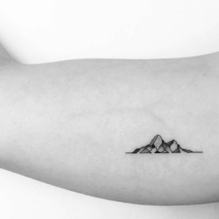 montagne-tatouage-avant-bras-femme