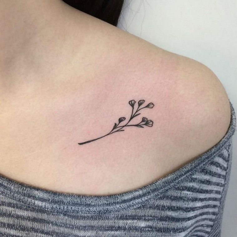 petit tatouage fleur epaule-femme-tatouage-idees