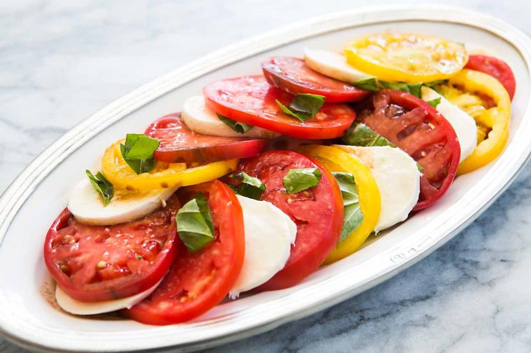 salade-tomates-mozzarella-basilique