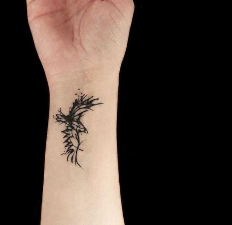 tatouage-aigle-signification-poignet-homme