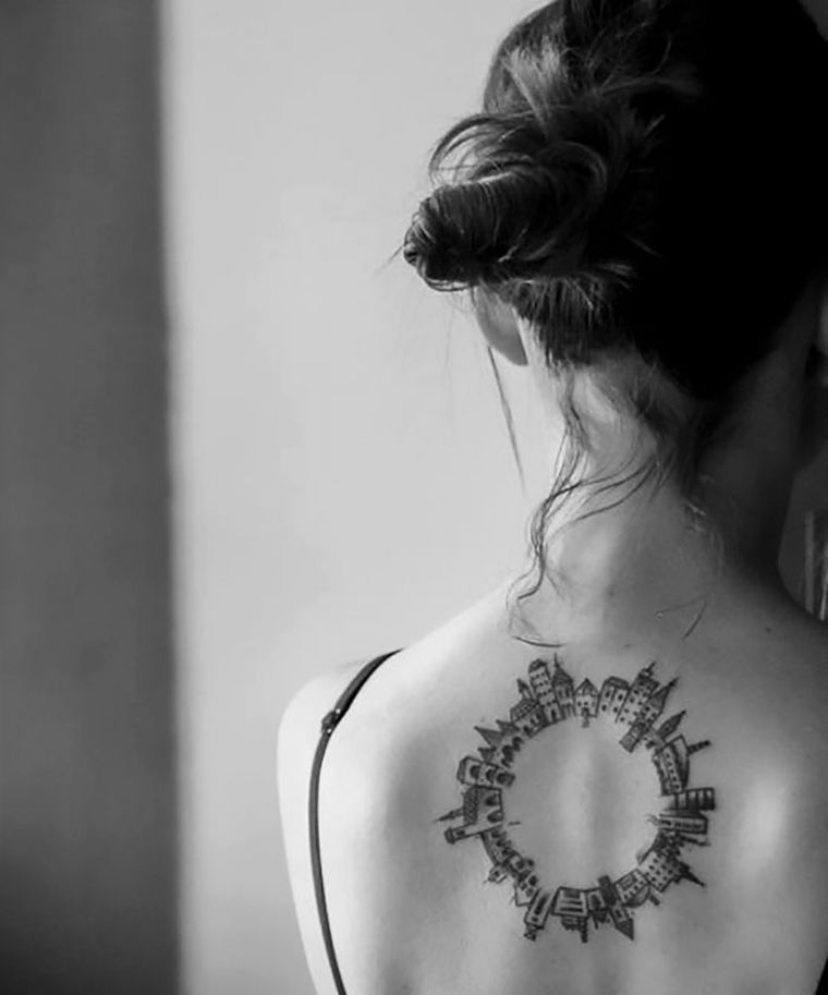 tatouage-architecture-batiment-tattoo-original-dos-femme