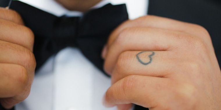 tatouage bague couple-mariage-idees