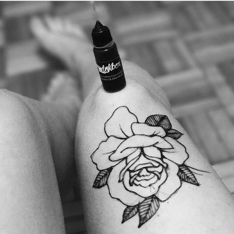tatouage-ephemere-jambe-tatouage-rose