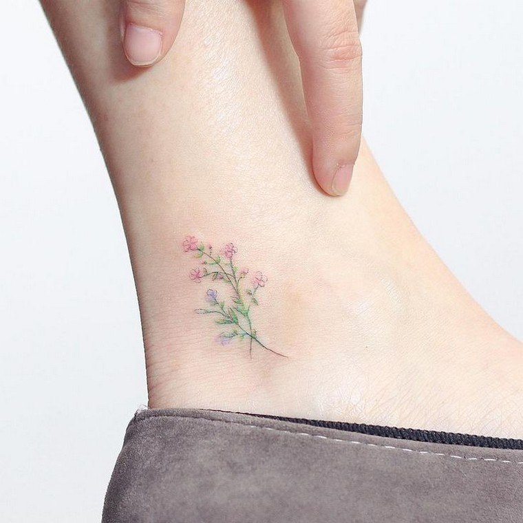 tatouage-fleur-tatouage-cheville-femme