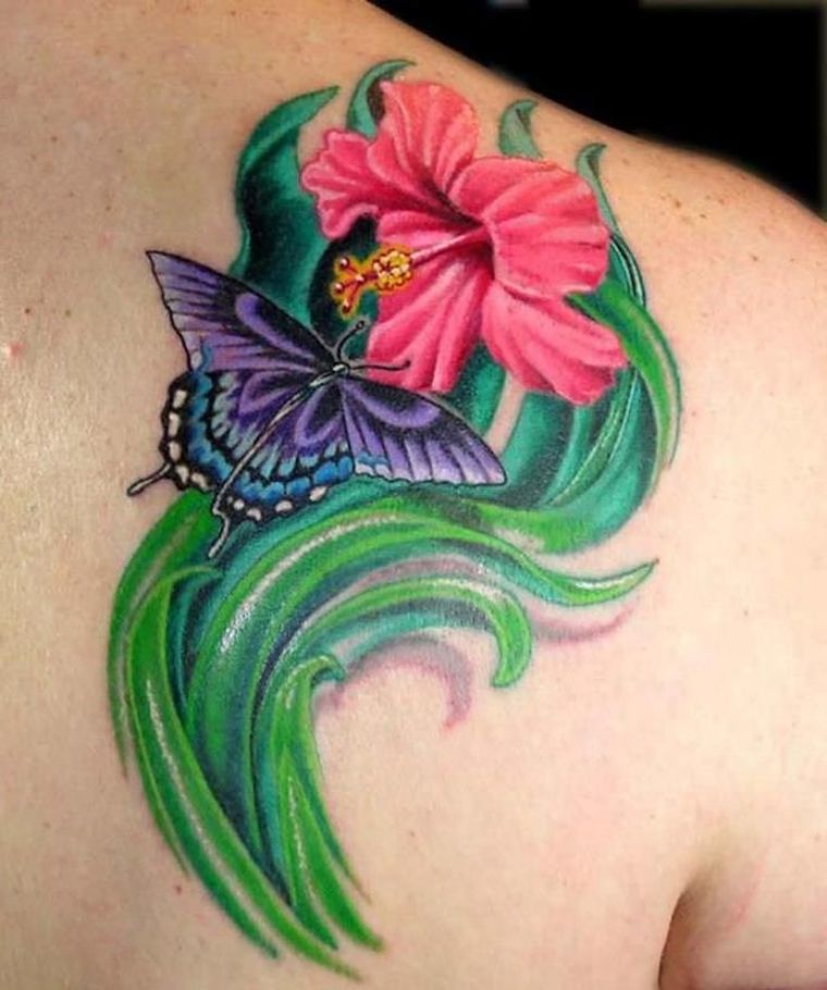 tatouage-fleurs-hibiscus-epaule-femme