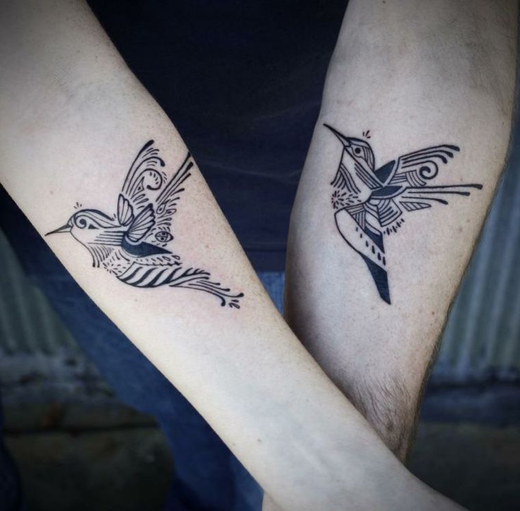 tatouage oiseau tribal-motif-poignet