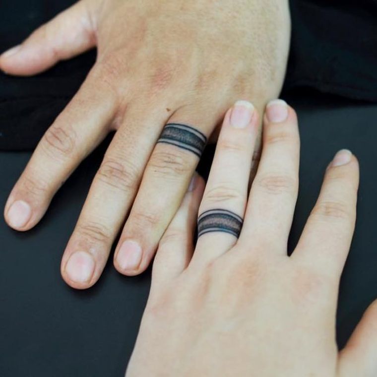 tatouage-sur-les-doigts-alliance-mariage