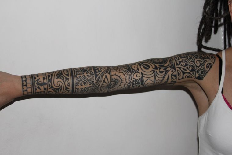 tatouage tribal signification-polynesie-femme