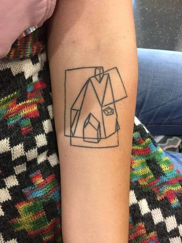 tatouages-geometriques-femme-bras-modele-tattoo-architecture