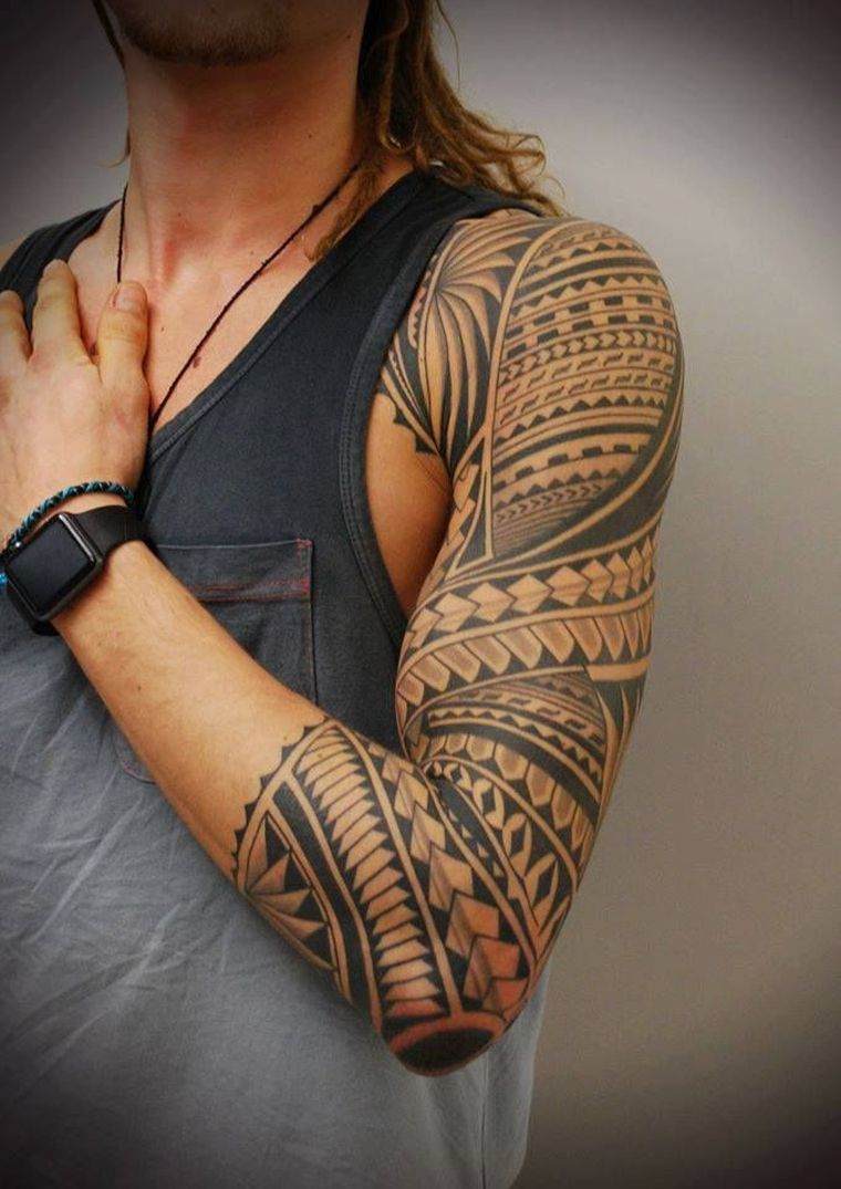 tribal-tatoyage-maori-homme-femme-bras