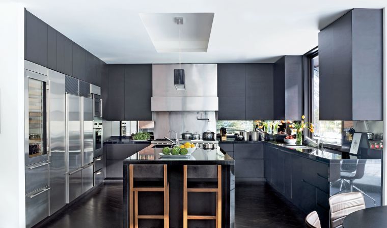 couleur noire cuisine-deco-ilot-central-design-moderne