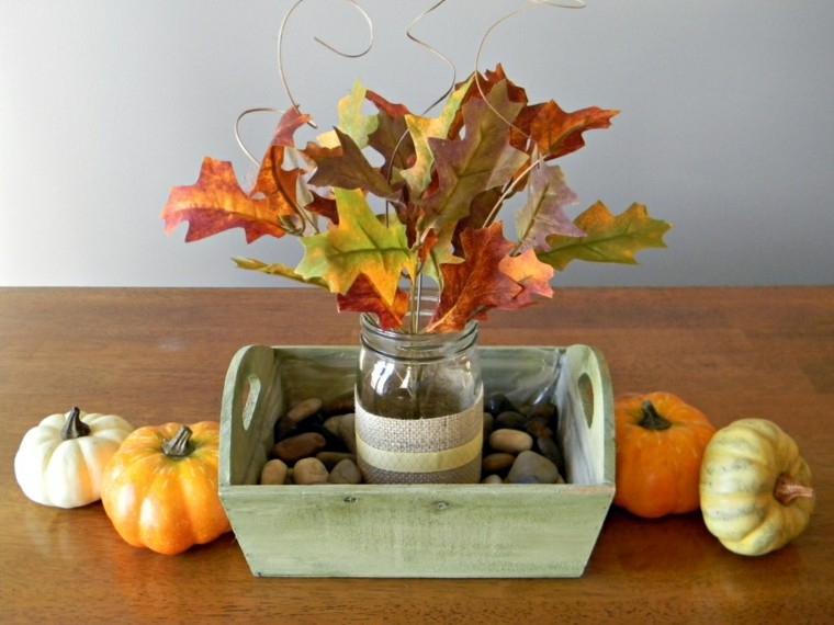 idée déco table automne facile-bocal-feuilles-petites-citrouilles