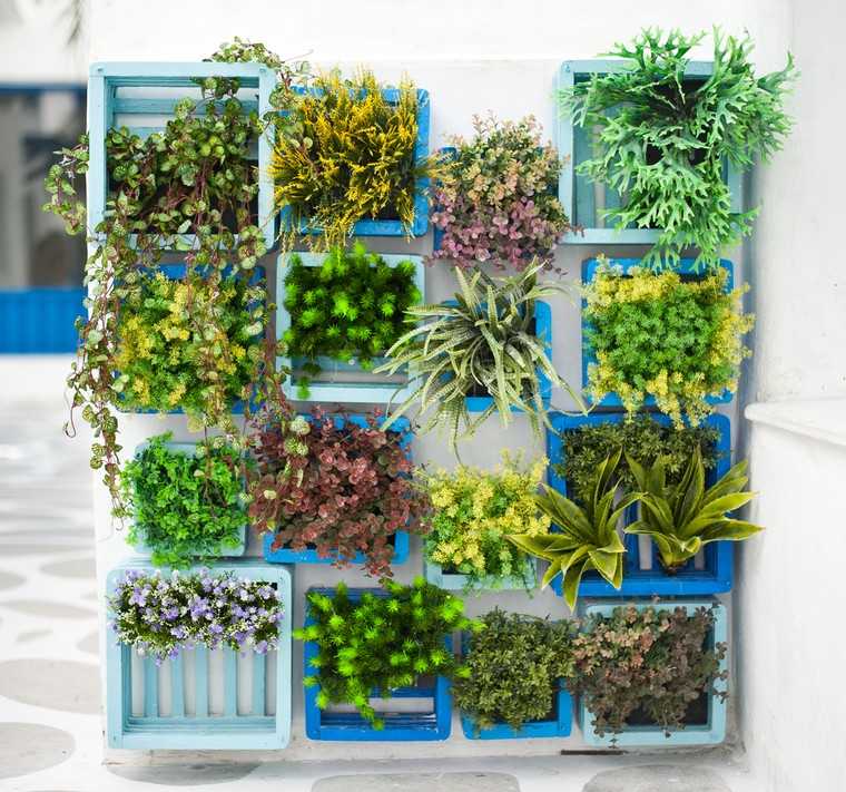 idee-jardin-vertical-exterieur-fabrication-mur-vegetal-exterieur