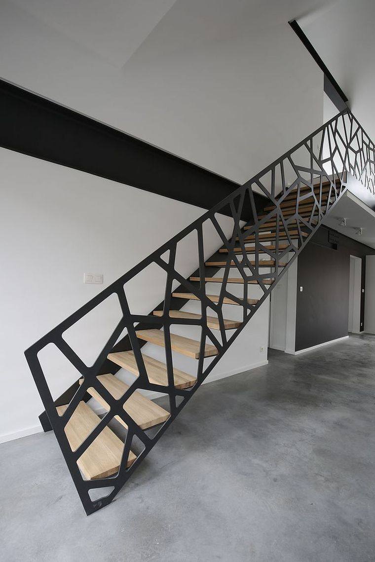 rampe escalier metal-design-interieur-moderne