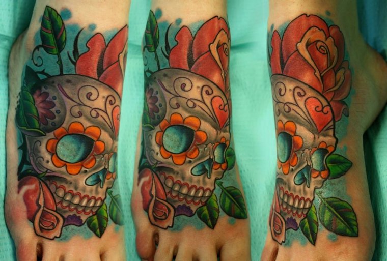 tatouage tete de mort mexicaine-coloree-sur-pied
