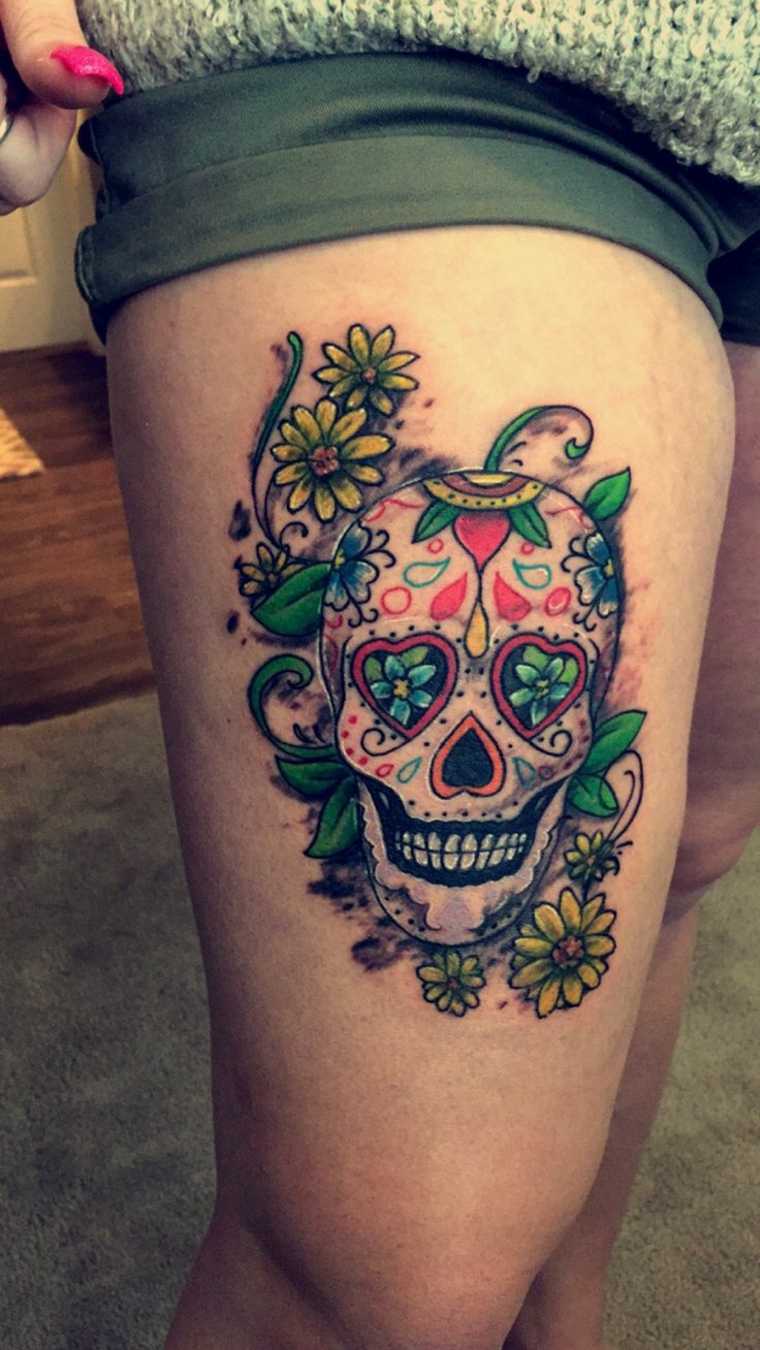 tatouage tete de mort mexicaine-couleur-sur-jambe
