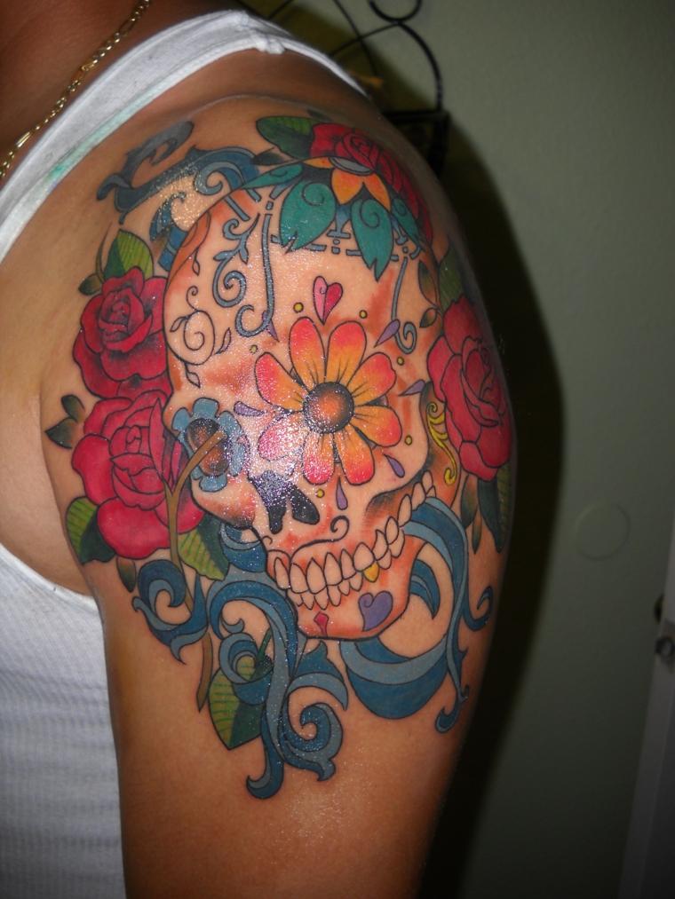 tatouage tete de mort mexicaine-sur-epaule