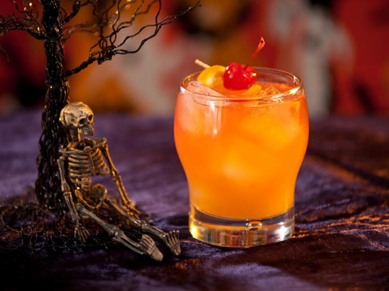 Cocktail Halloween boisson-deco-squelette-cerise
