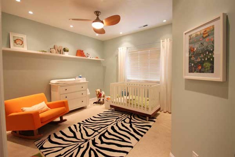 chambre bébé moderne garcon-orange-gris-pale-bleuatre