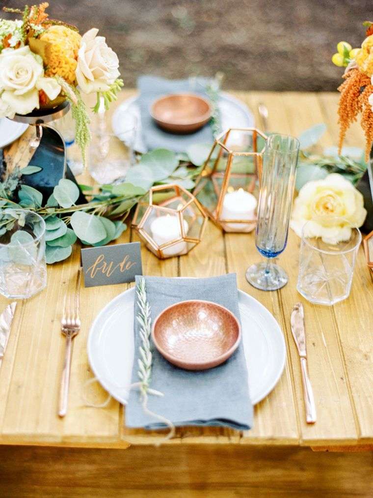 idee-deco-table-automne-cuivre-bougeoirs-inspirations