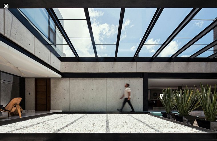 maison avec terrasse couverte beton-metal-verre-mexique