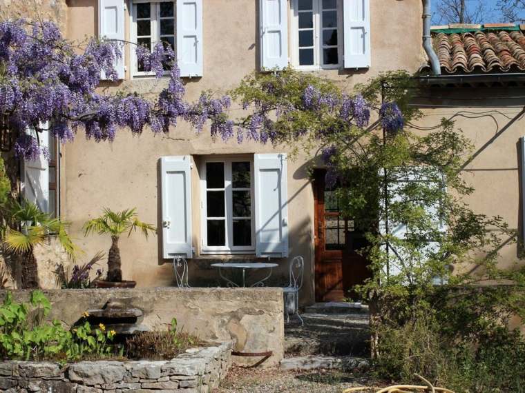 maison provençale arbres-fleurs-lilas