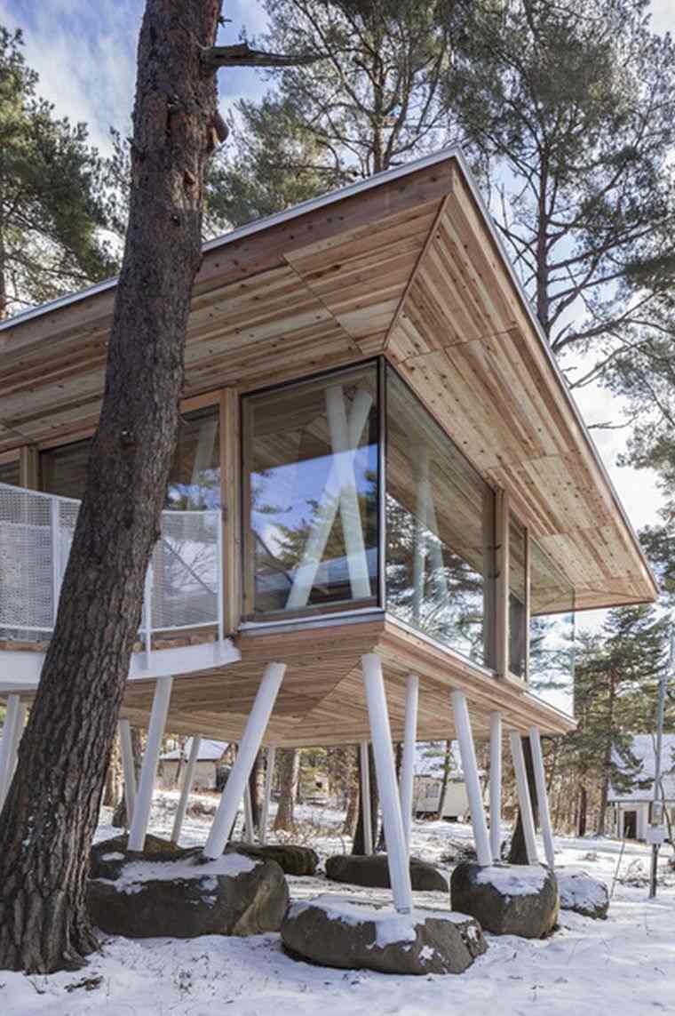 maison sur pilotis moderne-bois-architecte-japonais