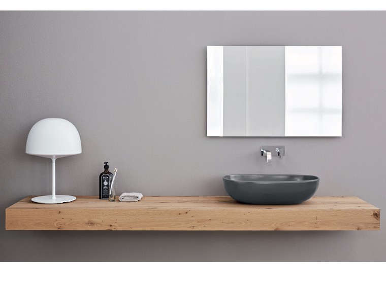 idée salle de bain moderne plan travail bois miroir mur