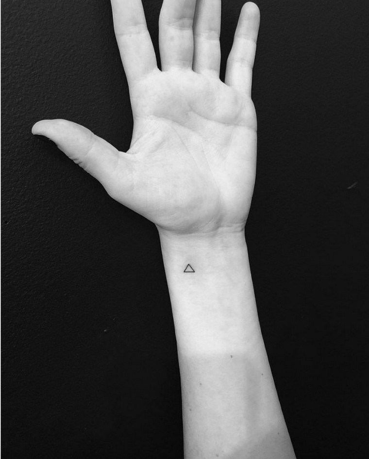 Geometric tattoo: 30 new tattoo concepts triangle, circle ...