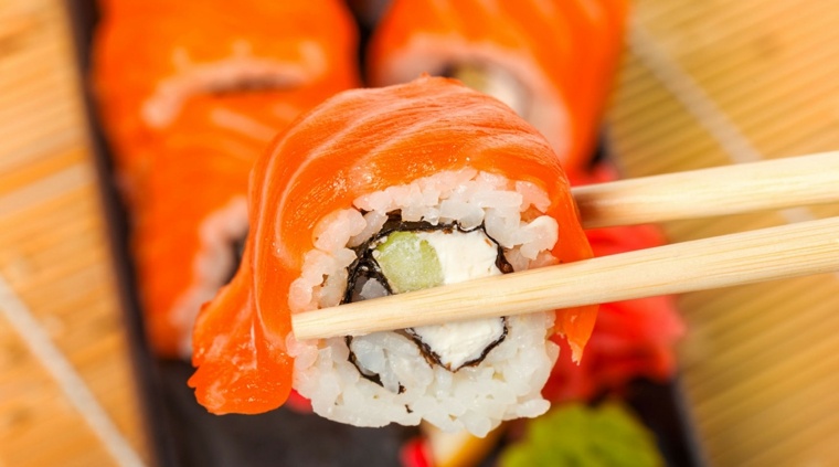 combien de calories dans les sushis maki-saumon