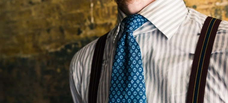 comment nouer une cravate motifs