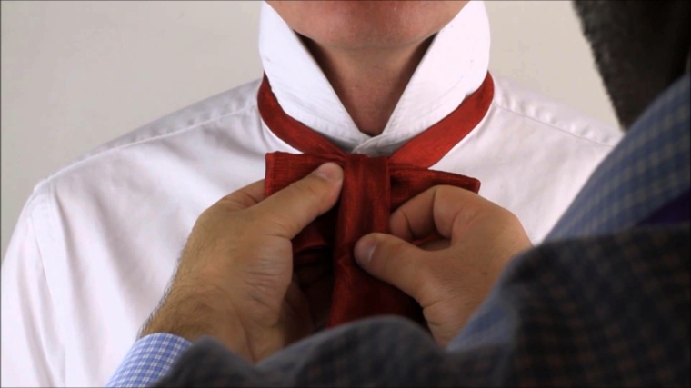comment nouer une cravate noeud-papillon