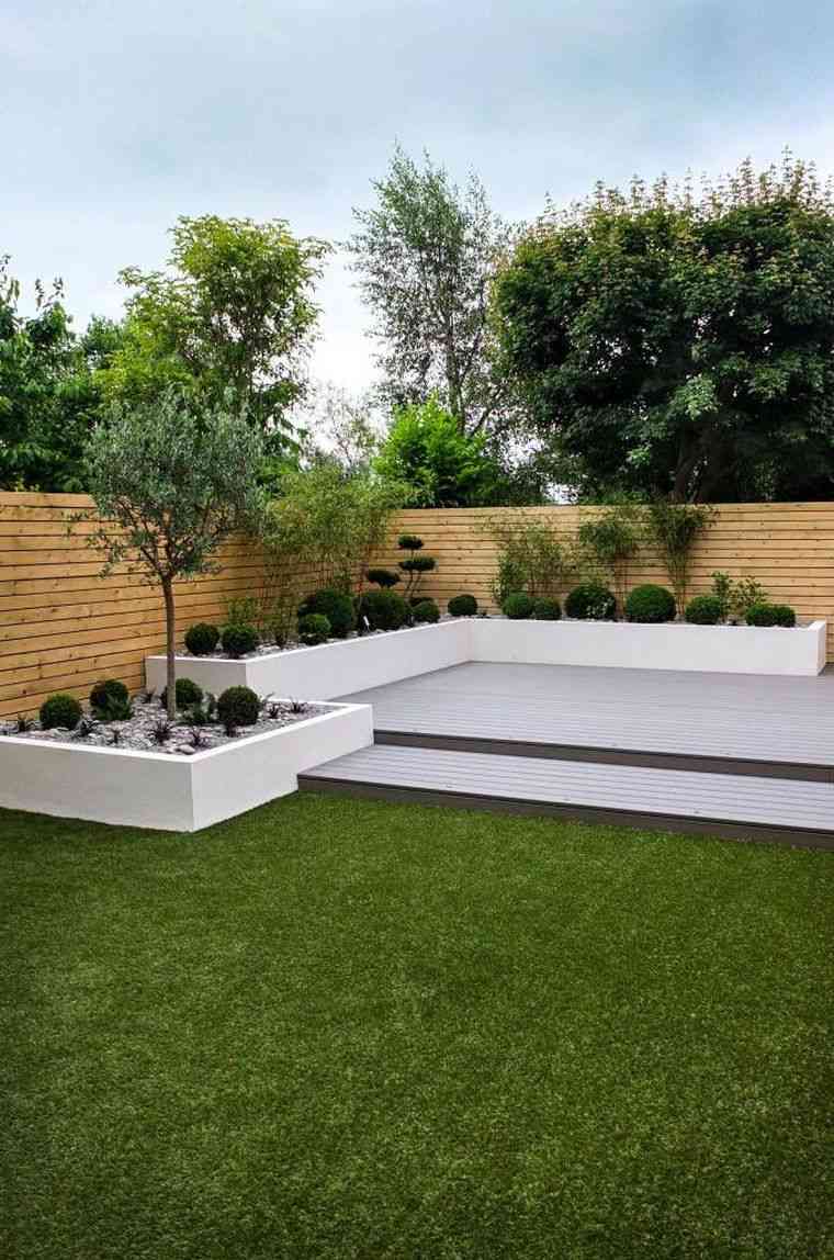 deco-pinterest-jardin-cloture-bois-jardiniere-moderne-diy