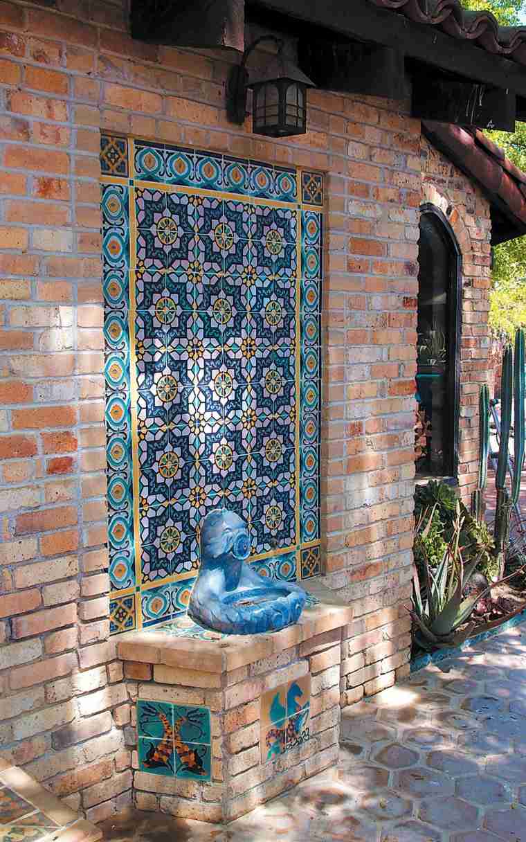 décoration murale extérieure mosaique-fontaine