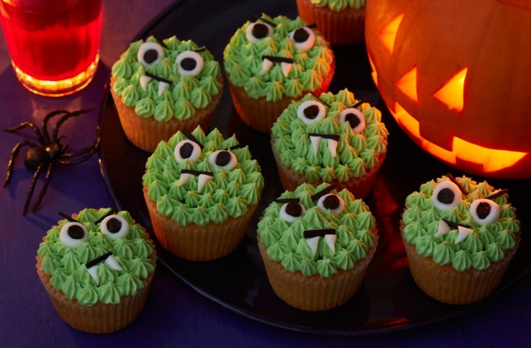 gateaux halloween cupcakes-monstres