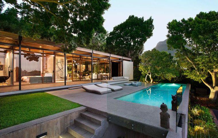 maison à rénover moderne-terrasse-piscine-photo