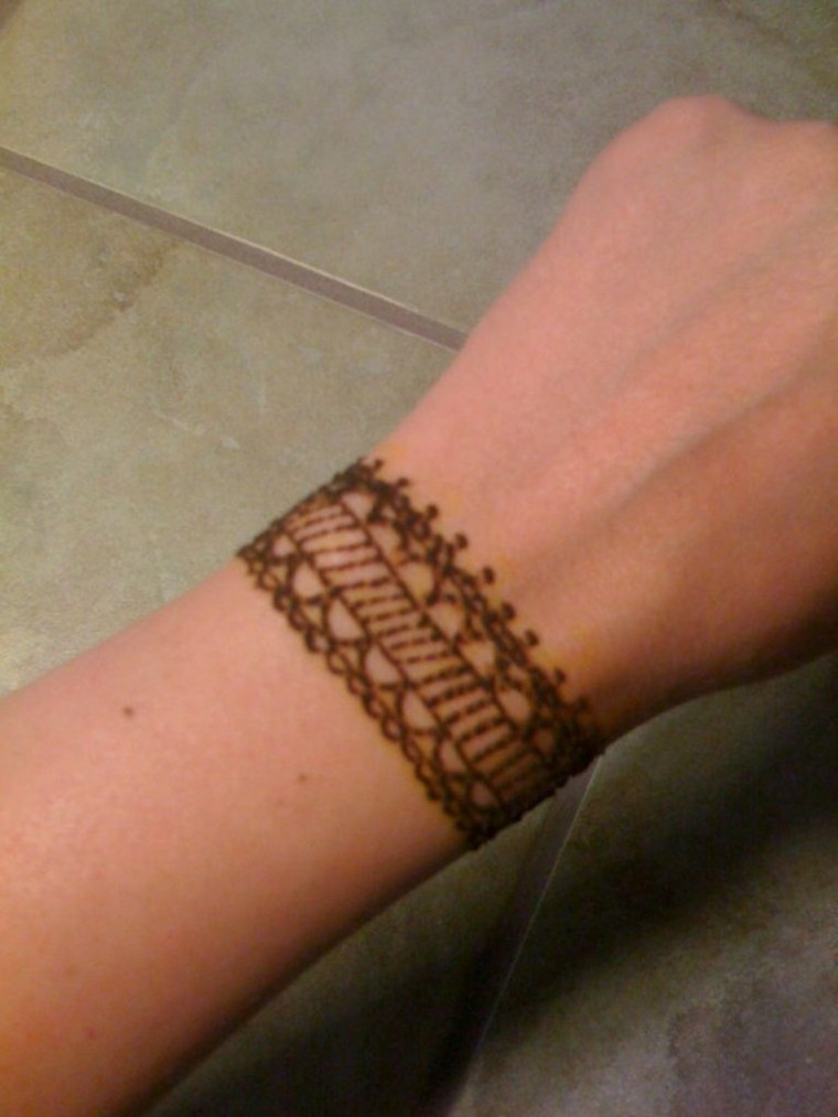 tatouage bracelet fille-garcon