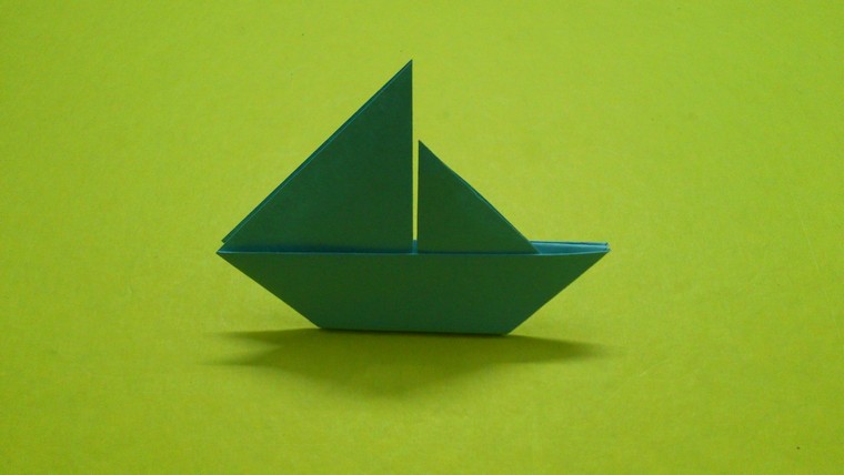 bateau-en-papier-activite-manuelle-enfant-idee