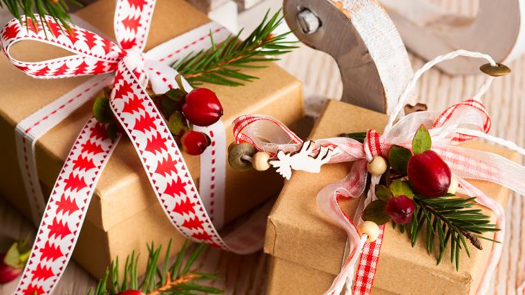 Idée cadeau Noël cadeau-emballage-ruban-surprise
