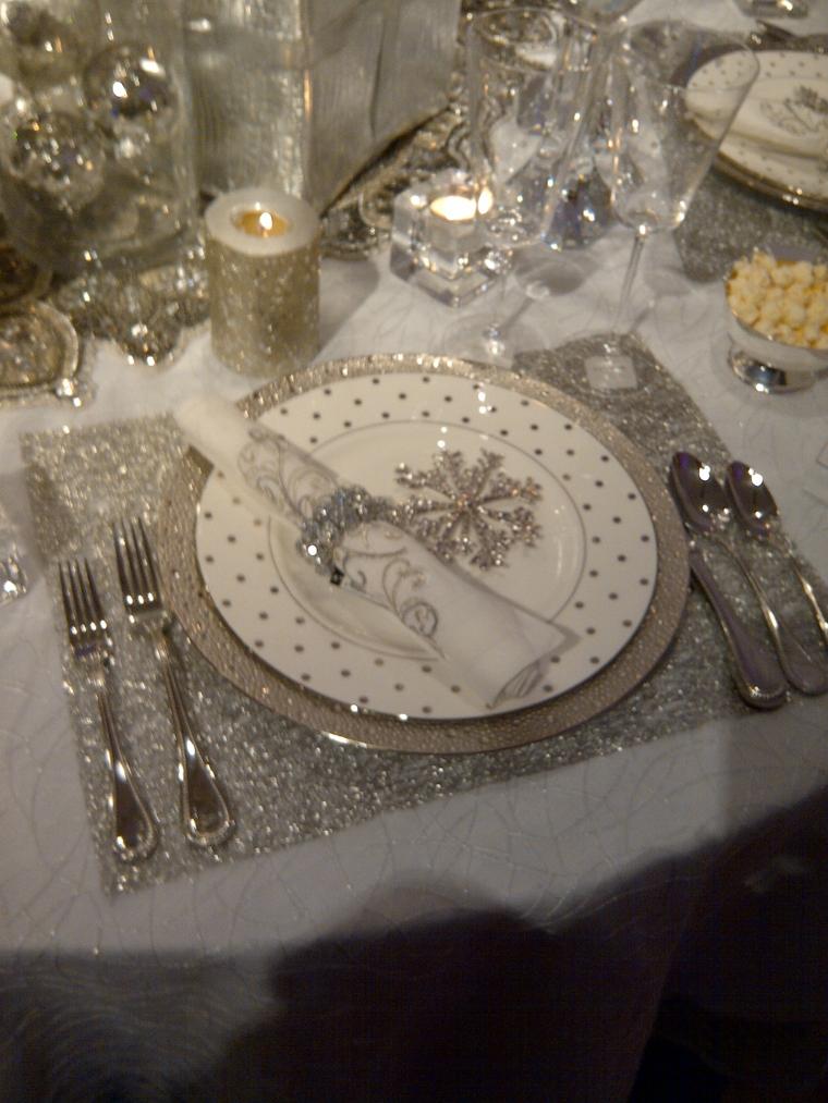 décoration de table de noël argentee-flocons-neige