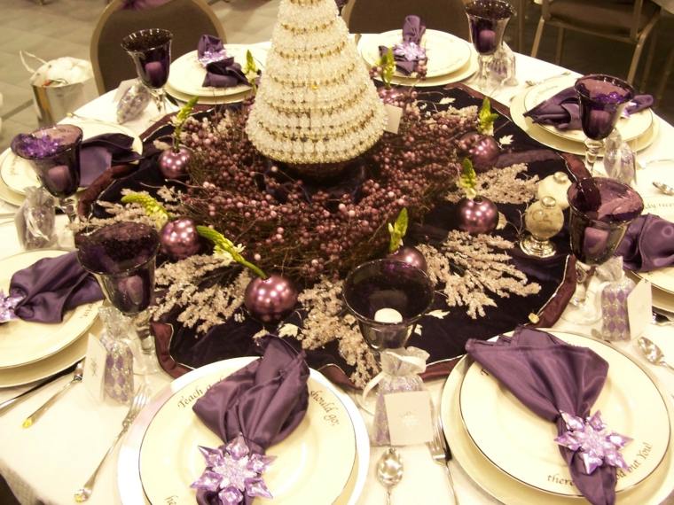 décoration de table de noël blanc-violet