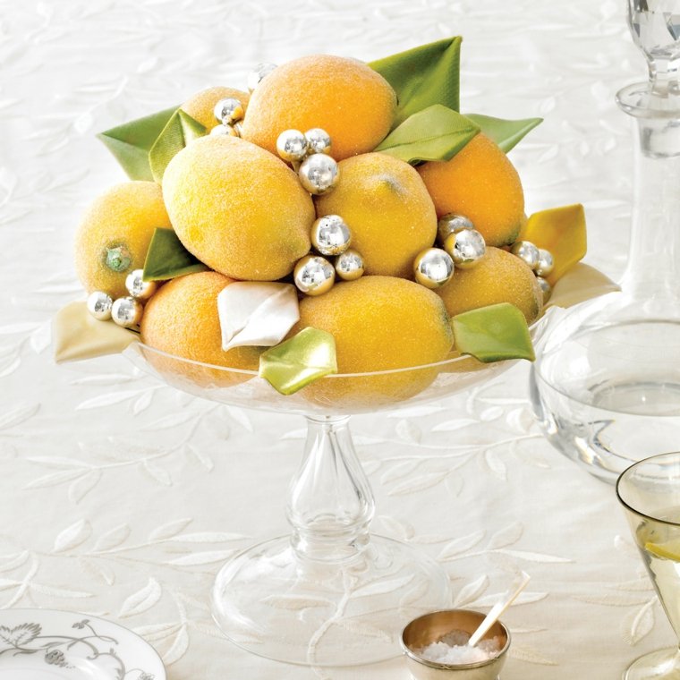 décoration de table de noël citrons-boules-argent