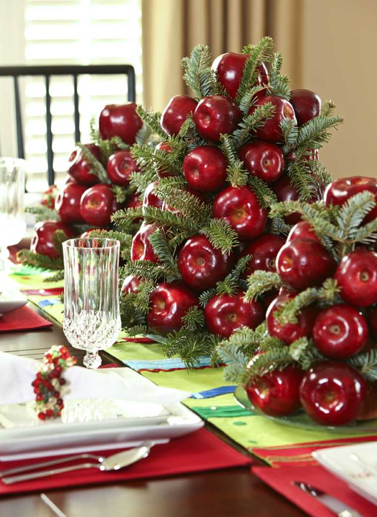 décoration de table de noël pommes-rouges-branches-sapin