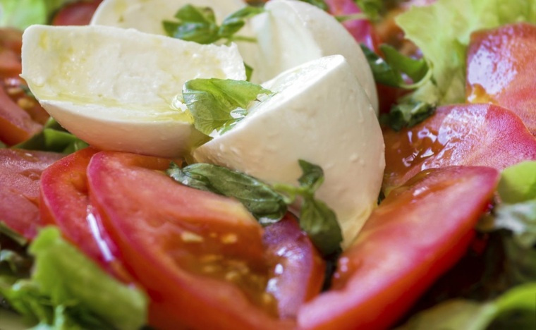 régime méditerranéen mozzarella-tomates-huile-olive