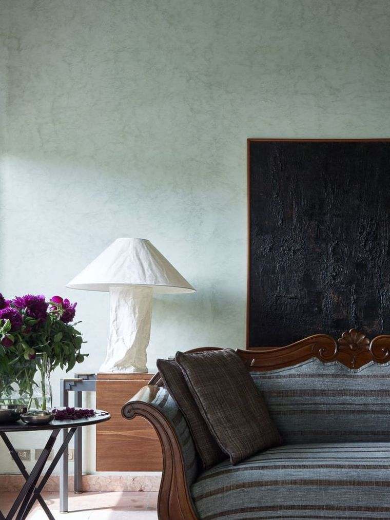 sofa-style-baroque-cadre-bois-salon-idee-deco