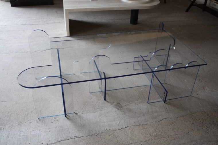 table-salon-verre-design-organique